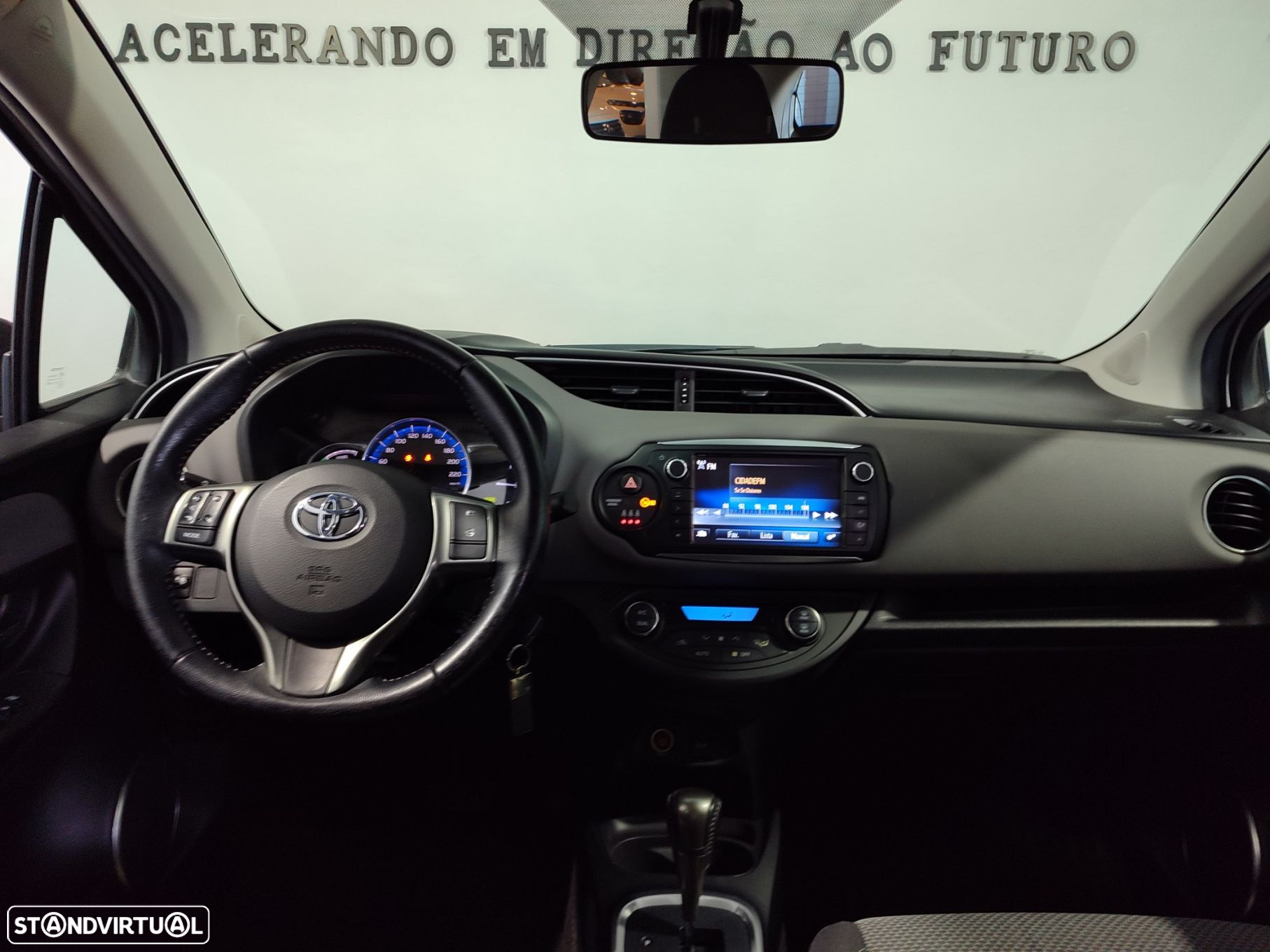 Toyota Yaris 1.5 HSD Comfort - 19