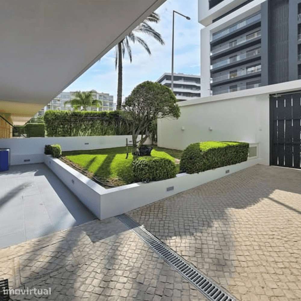 2-Bedroom Apartment with Pool and Terrace in Portimão - Grande imagem: 2/6