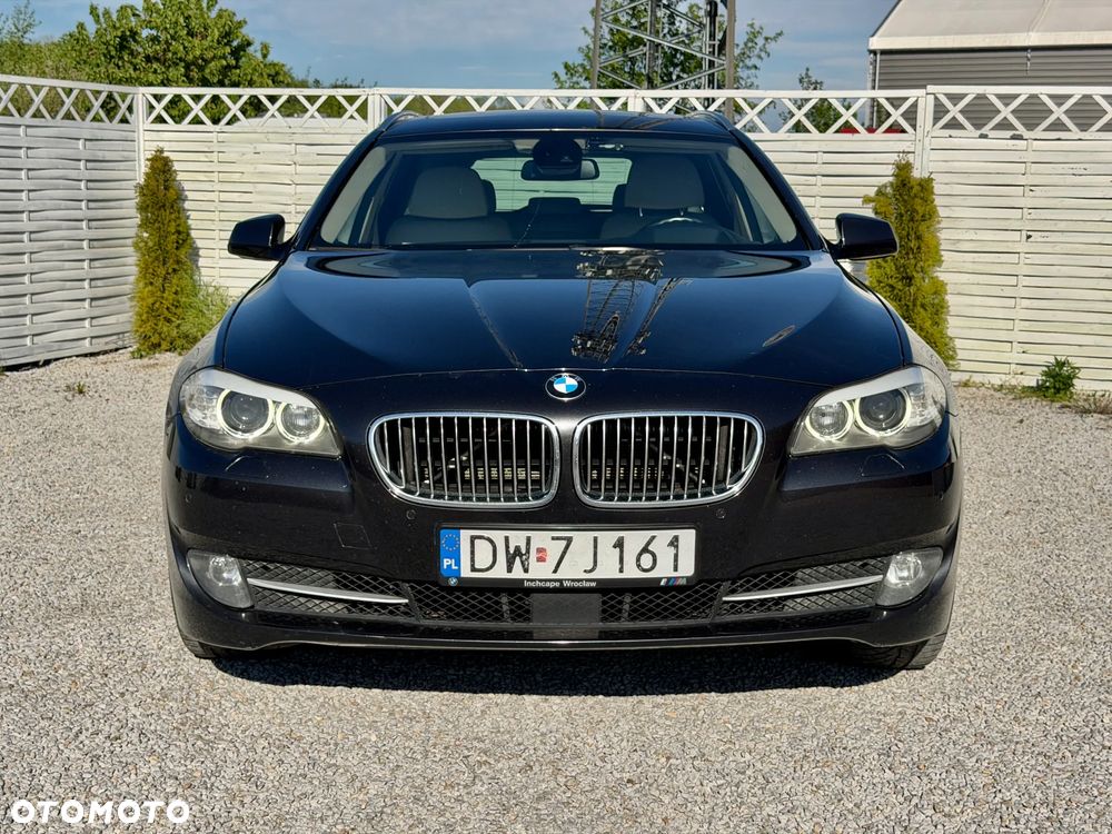BMW Seria 5 525d - 25