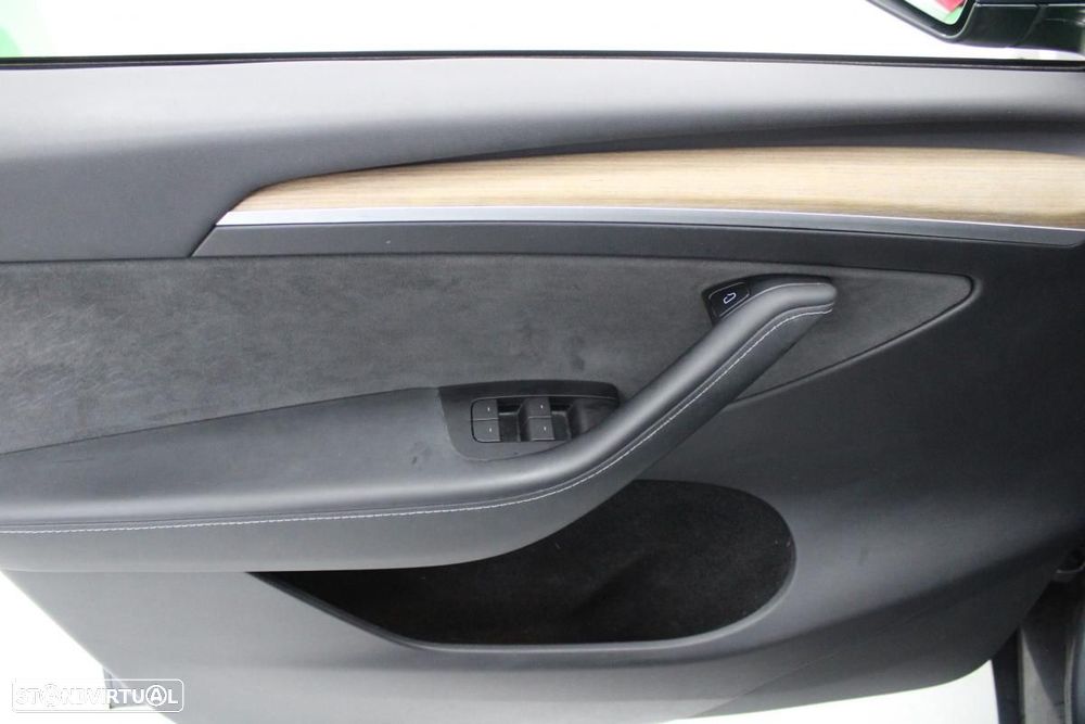 Tesla Model Y Long Range Tração Integral - 9