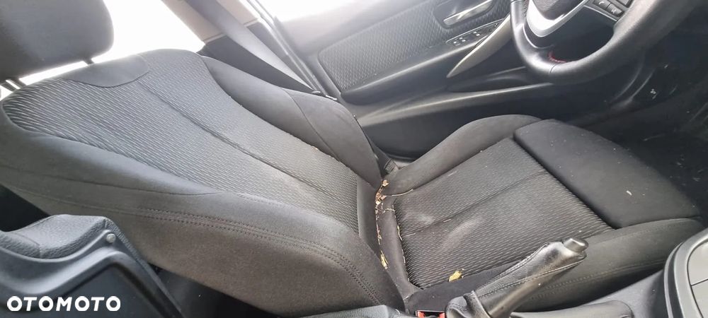 BMW Seria 3 318d Touring Blue Performance Sport Line - 9