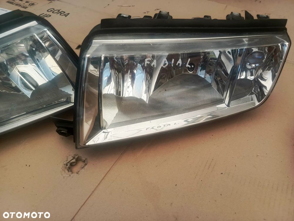 LAMPA PRZEDNIA PRAWA LUB LEWA FABIA I EUROPA - 2