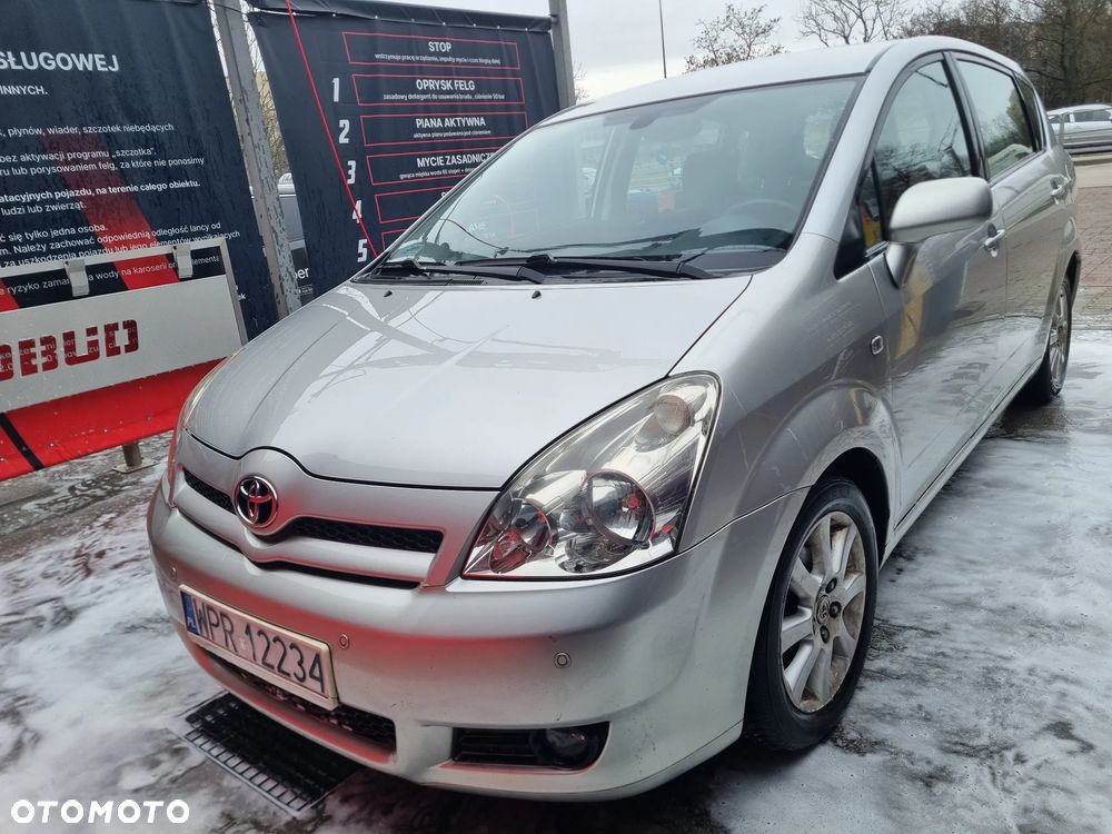 Toyota Corolla Verso 2.2 D-4D - 6