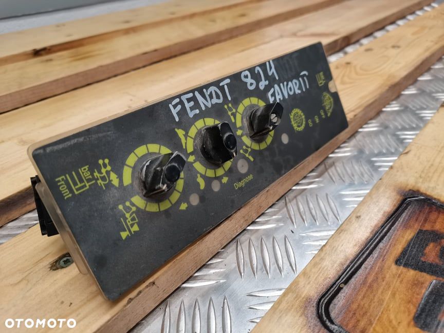 Panel sterowania tylnym podnośnikiem Fendt 824 Favorit - 4