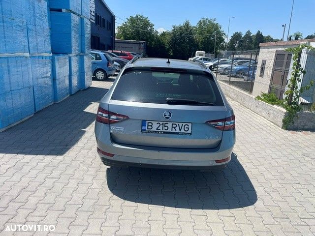 Skoda Superb 2.0 TDI DSG Ambition - 4