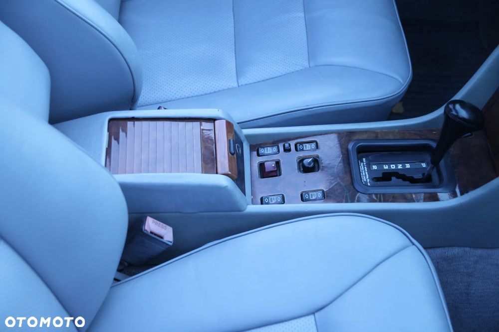 Mercedes-Benz W124 (1984-1993) - 26