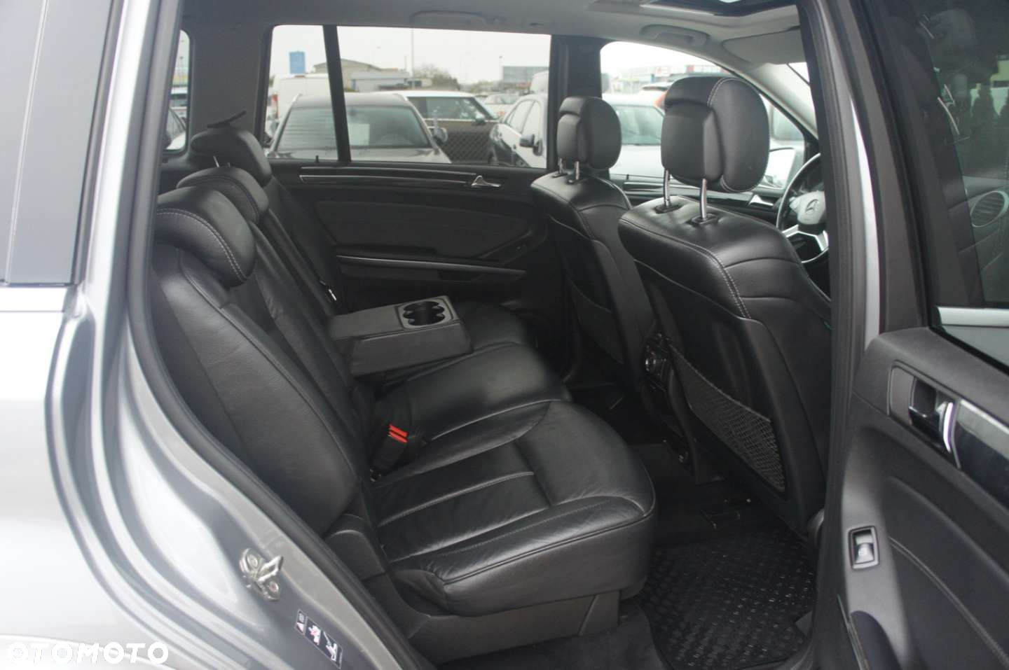 Mercedes-Benz GL - 14