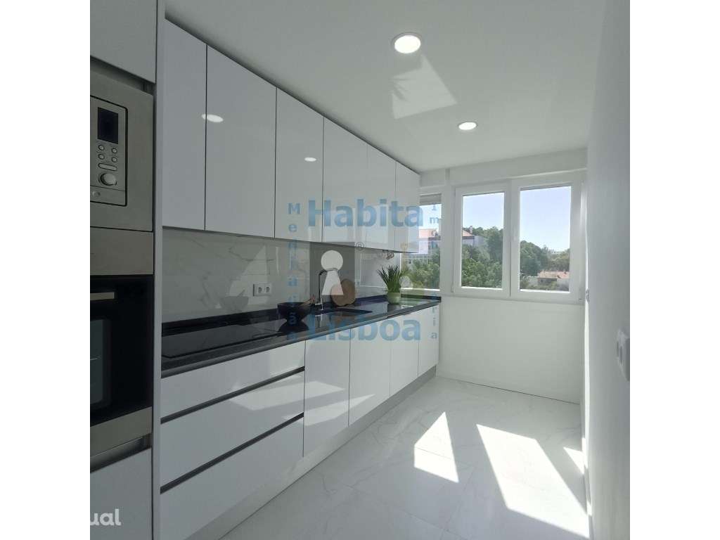 T3 Luxo Remodelado c/ Home Staging Oferta | Varanda e Vista Monsanto - Grande imagem: 3/18