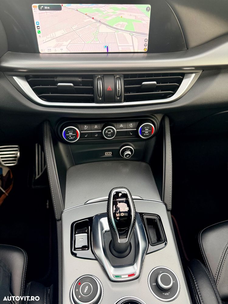 Alfa Romeo Stelvio 2.0 Turbo 16V AT8-Q4 Veloce - 16