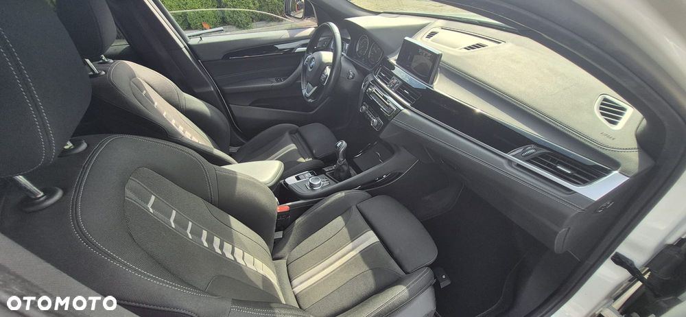 BMW X2 sDrive18d Advantage Plus - 10
