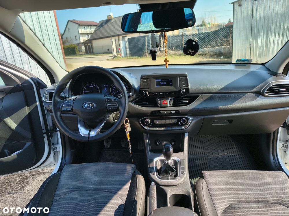Hyundai i30 1.5 DPI Classic + - 24