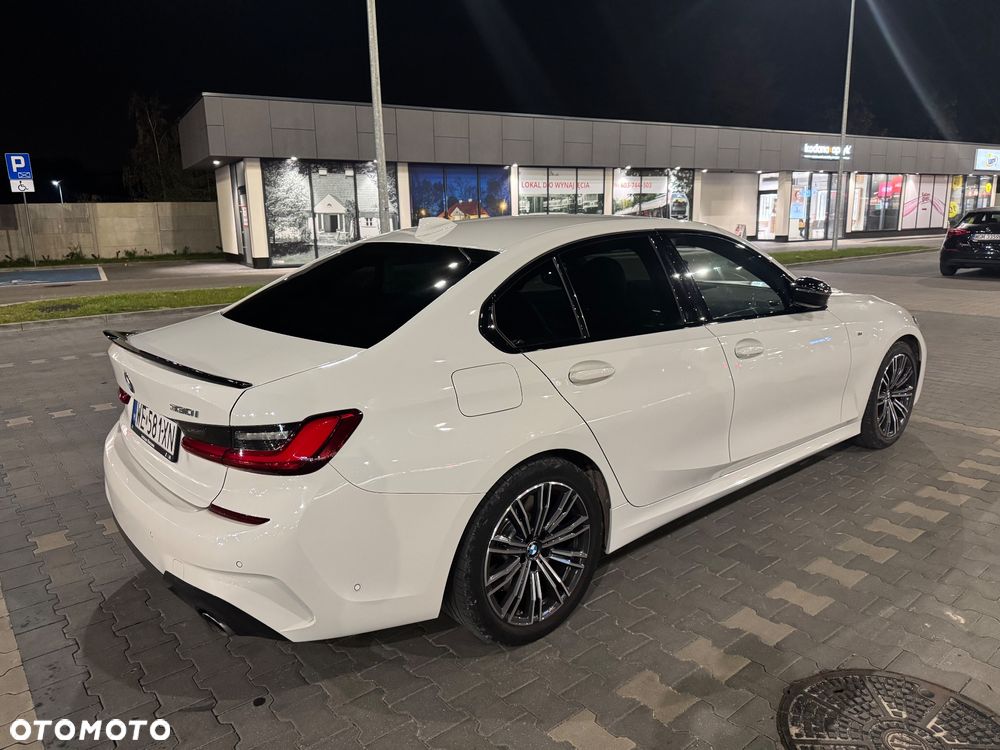 BMW Seria 3 330i M Sport sport - 4