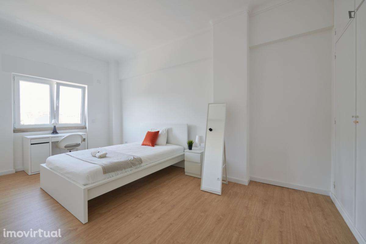 Quarto - localizado em Telheiras Lisbon - Grande imagem: 2/18