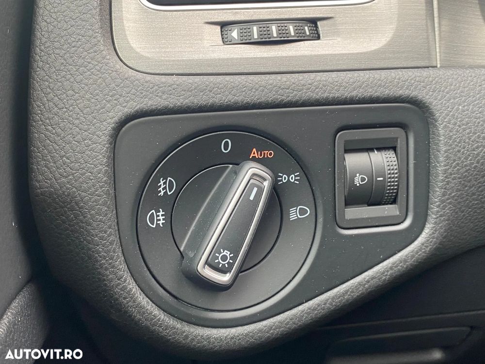 Volkswagen Golf - 24