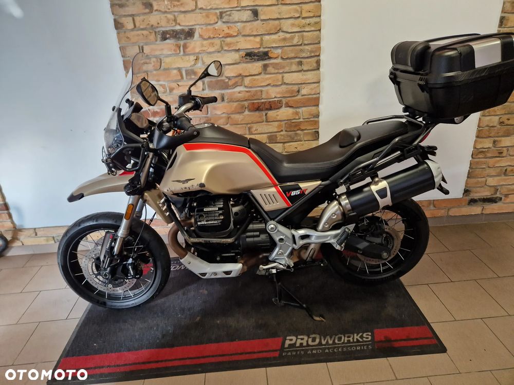 Moto Guzzi V85 - 7