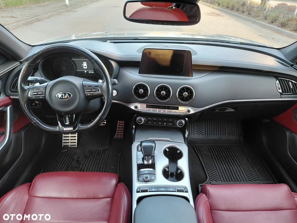 Kia Stinger 3.3 T-GDI AWD GT - 11