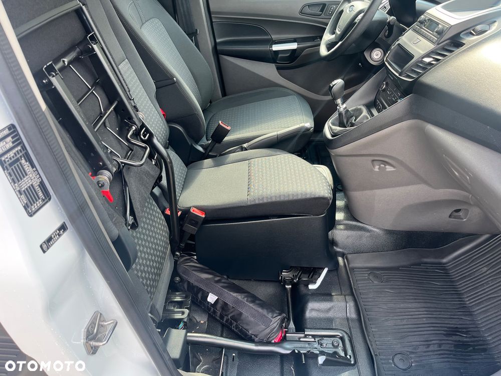 Ford Transit Connect - 18