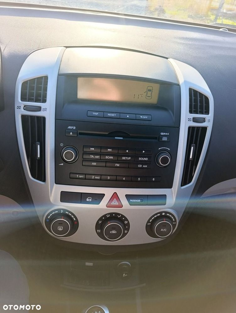 Kia Ceed - 14