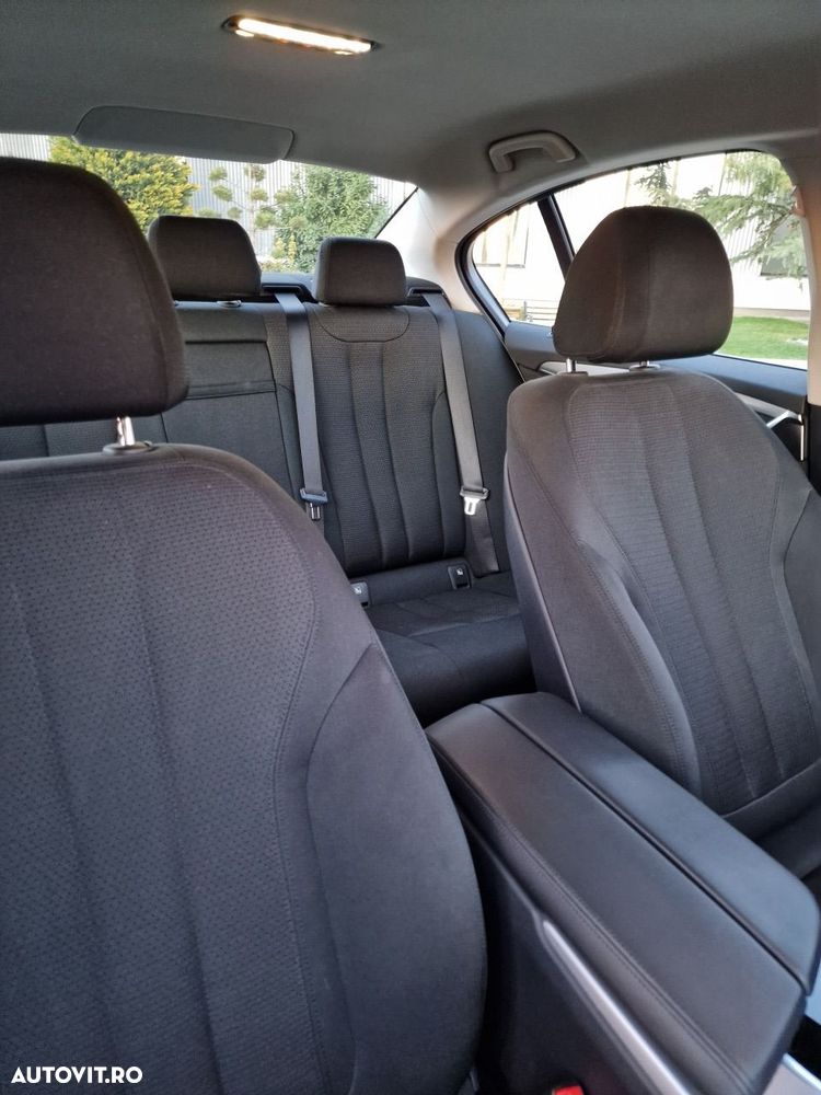 BMW Seria 5 520d Aut. Luxury Line - 10