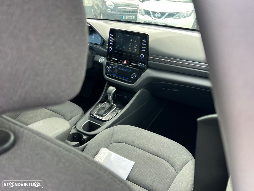 Hyundai Ioniq 1.6 GDI HEV Hybrid Tech - 17