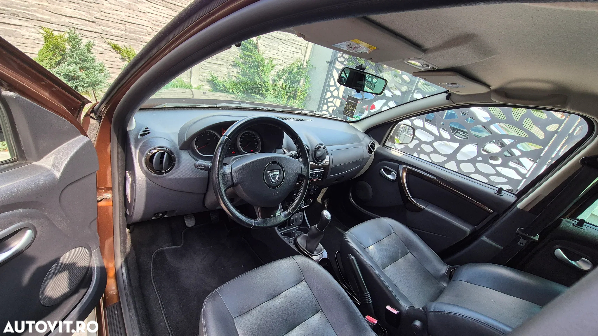 Dacia Duster 1.6 4x2 Laureate - 12