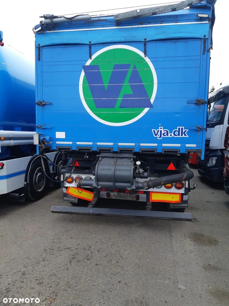 Mercedes-Benz wywrotka - 4