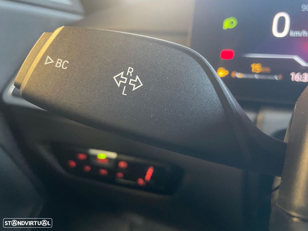 BMW 218 i Pack Desportivo M Auto - 18