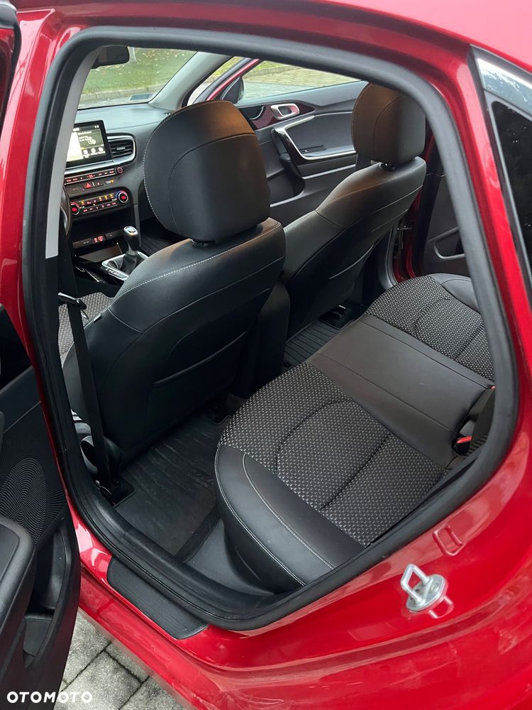 Kia Ceed 1.6 CRDi SCR L - 12