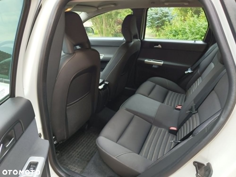 Volvo V50 D2 - 9
