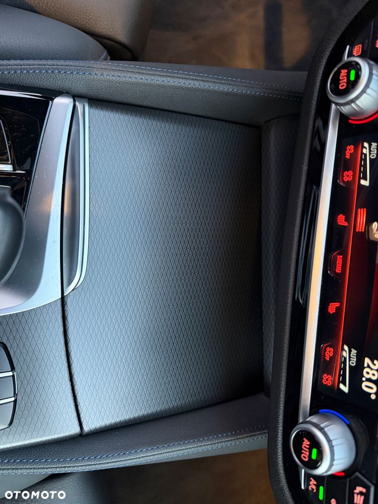 BMW Seria 5 540d xDrive M Sport sport - 35