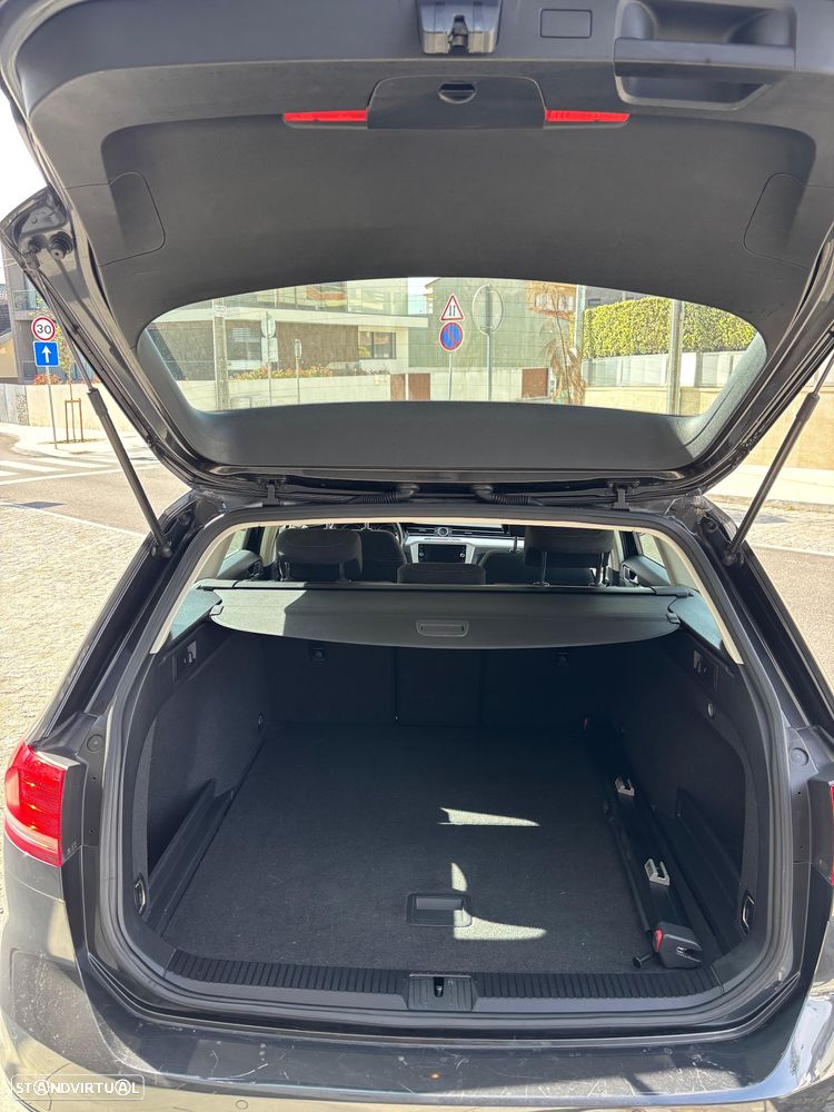 VW Passat Variant 2.0 TDI Business Package DSG - 12