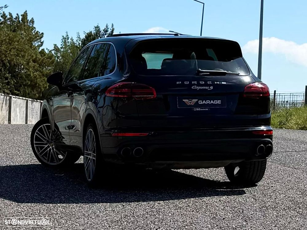 Porsche Cayenne S - 4