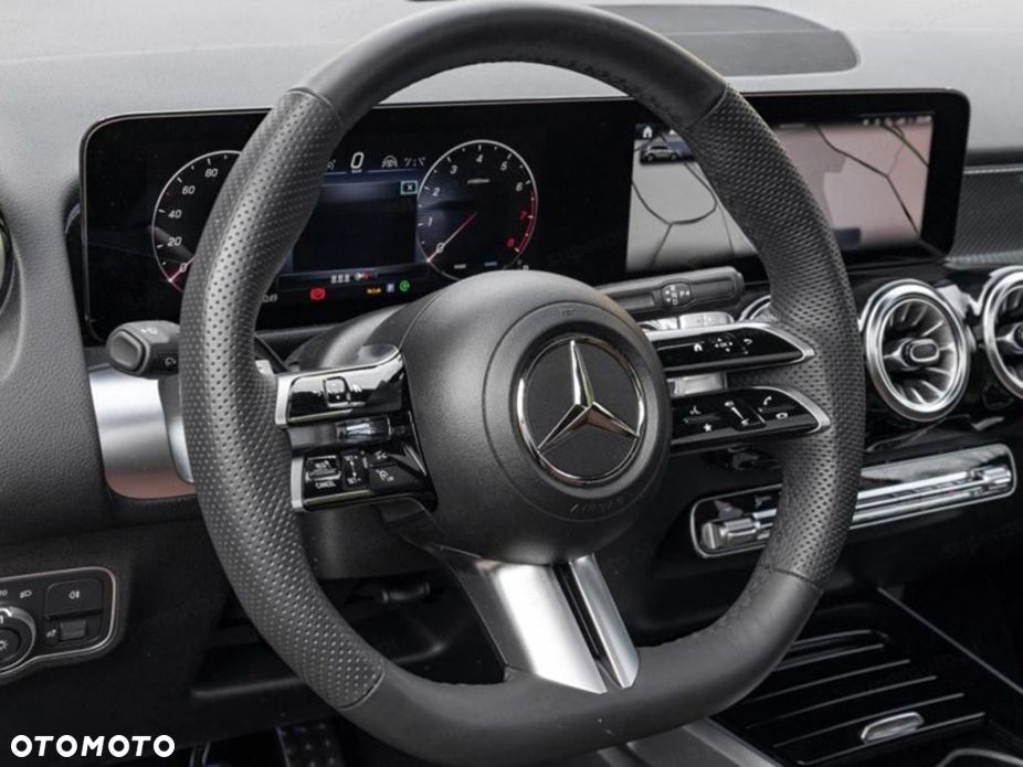 Mercedes-Benz GLB 200 AMG Line 7G-DCT - 8