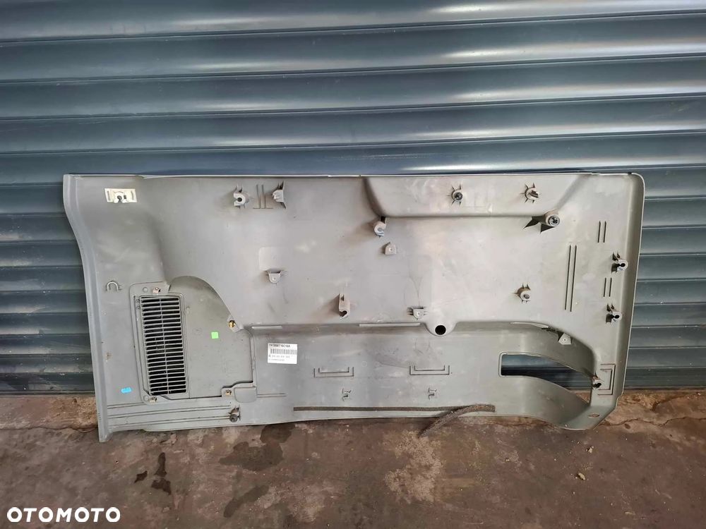 BOCZEK PRAWY TYLNY TYŁ BAGAŻNIKA TAPICERKA VW T5 TRANSPORTER CARAVELLE - 4