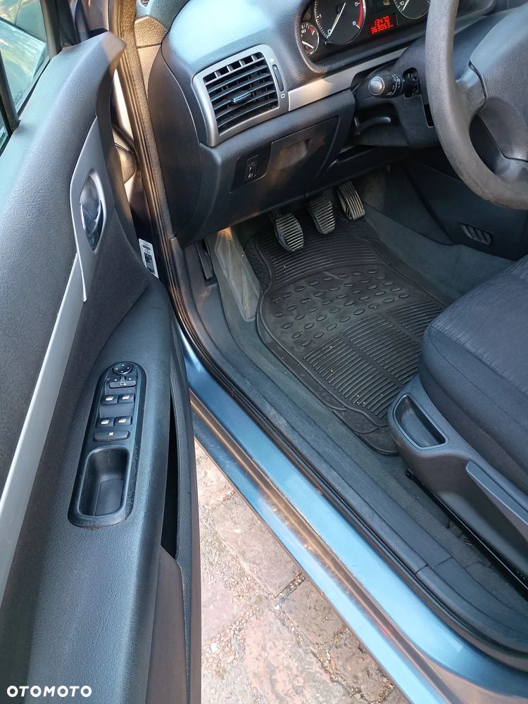 Peugeot 407 - 12