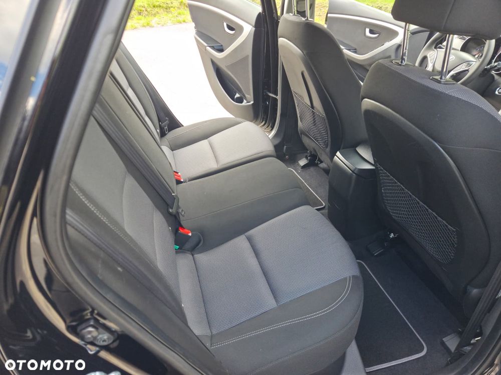 Hyundai i30 1.4 Base - 17