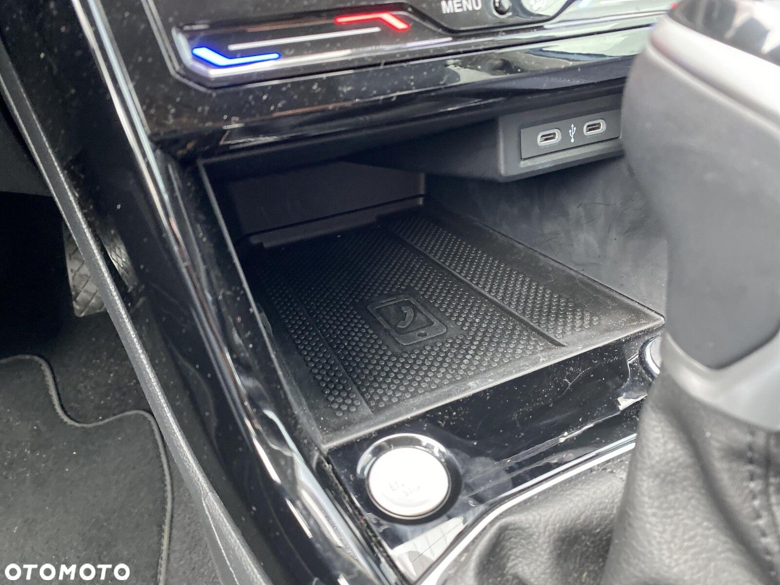 Volkswagen T-Cross - 38