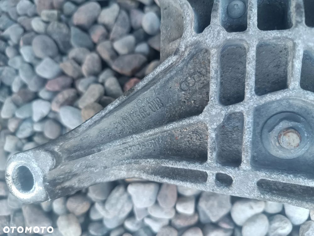 AUDI A4 B9 8W ŁAPA SKRZYNI PODPORA PODUSZKA WSPORNIK 8W0399262AE 8W0399292B - 4