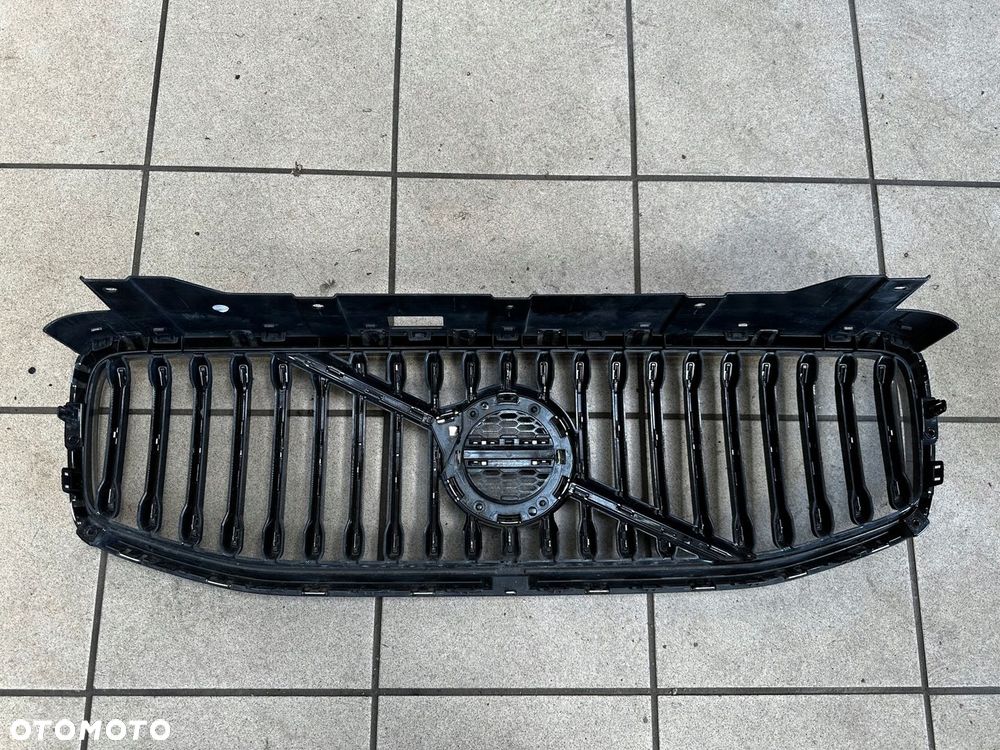 ATRAPA GRIL VOLVO XC60 II 31425535 - 10