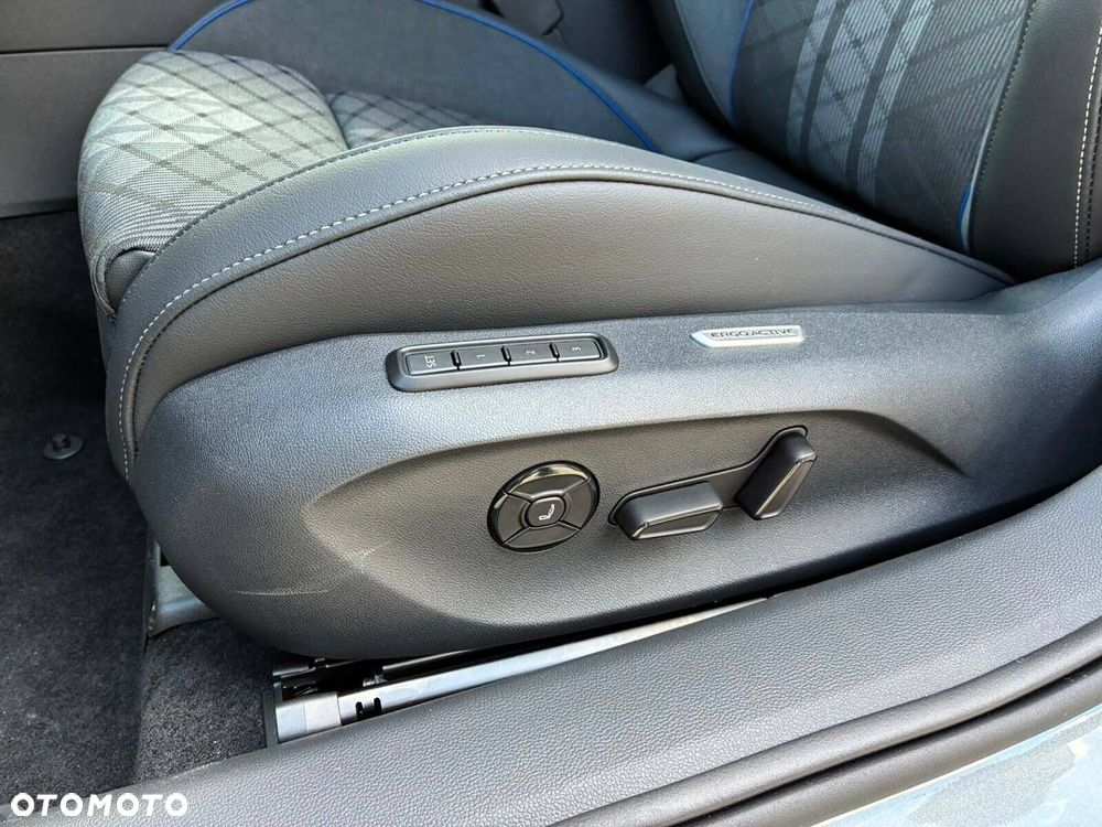 Volkswagen Passat - 26