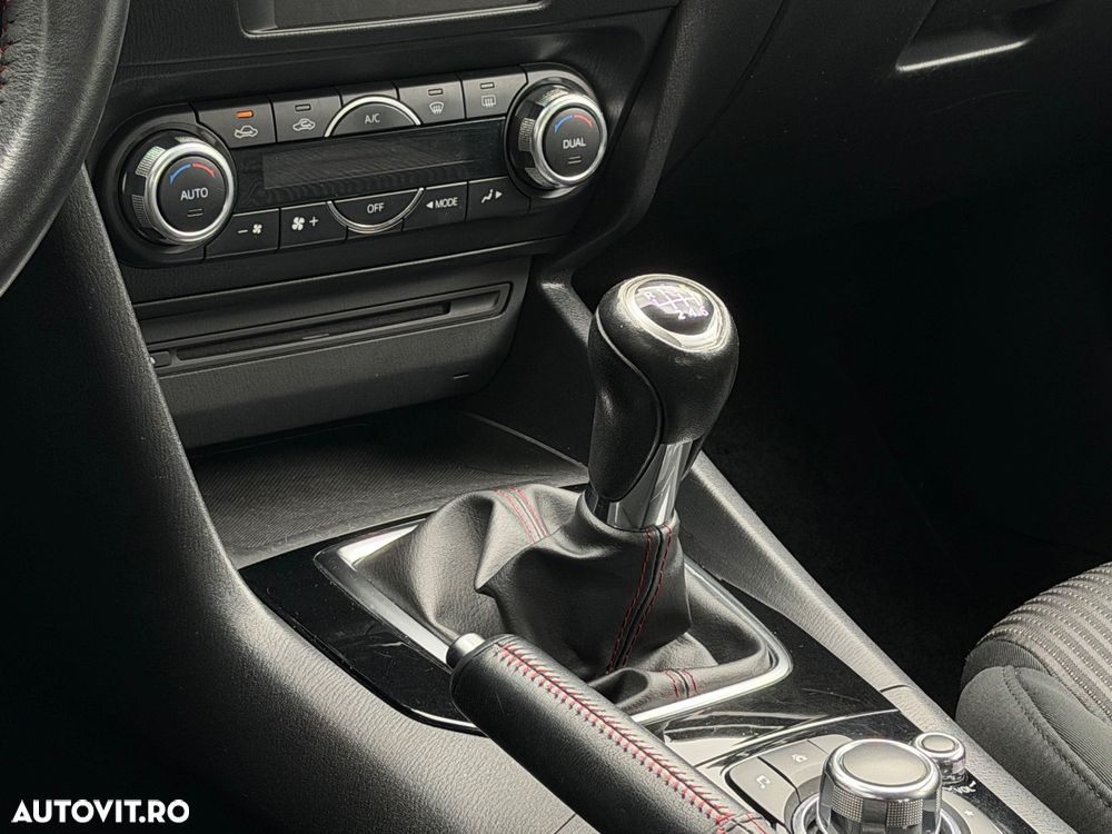 Mazda 3 - 6