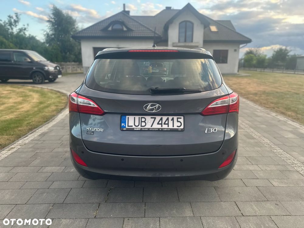 Hyundai i30 1.6 D Classic + - 6