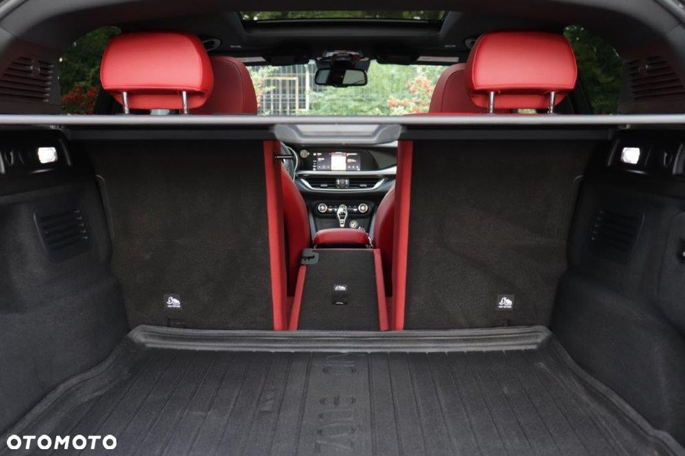 Alfa Romeo Stelvio 2.0 Turbo Veloce Q4 - 16