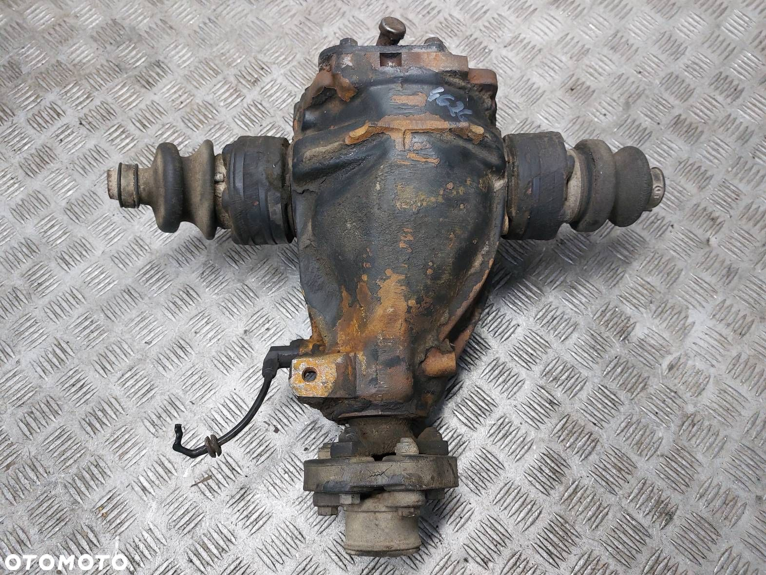 DYFERENCJAŁ DYFER MOST MERCEDES W208 C208 CLK I 2.0 K 3.46 - 3