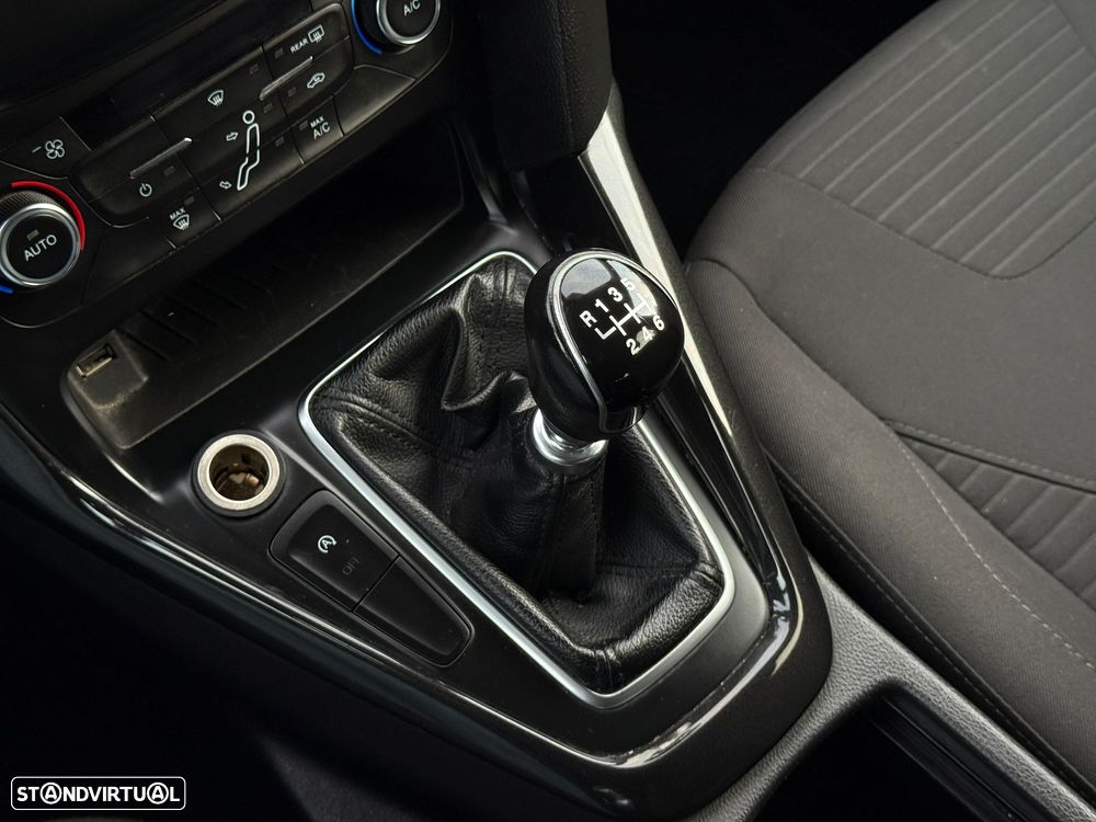 Ford Focus 1.0 EcoBoost Business - 15