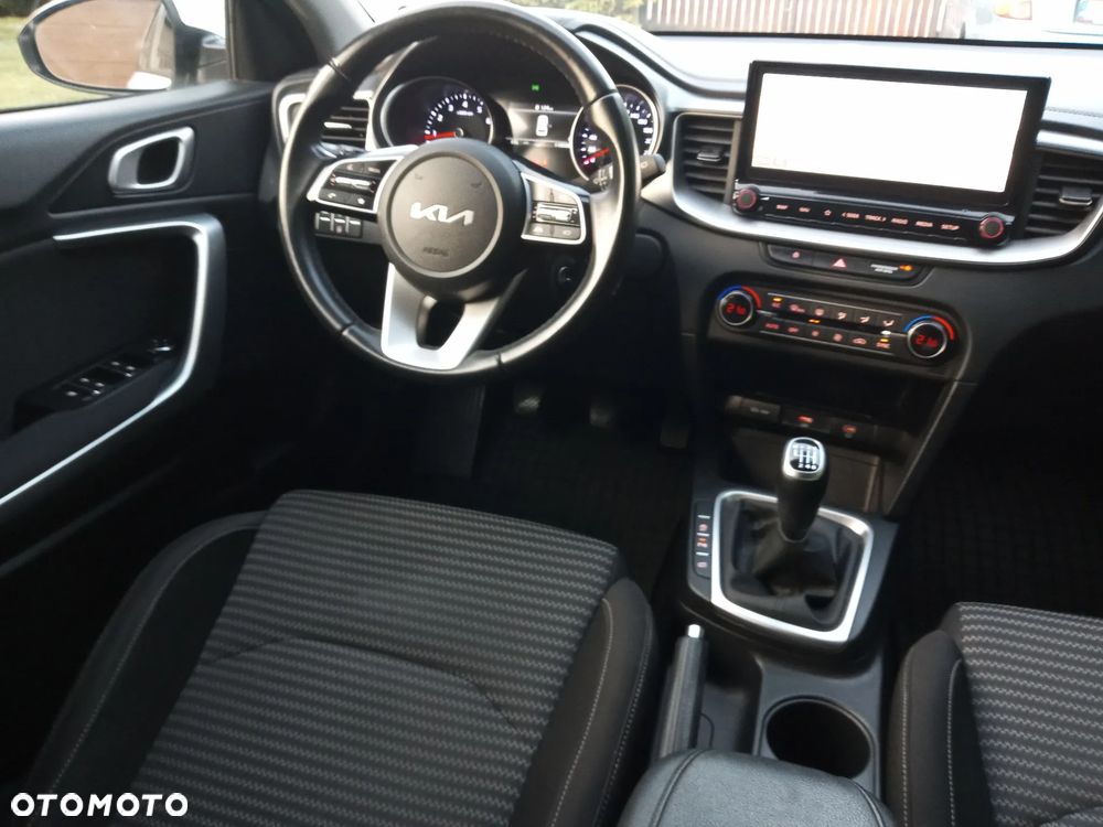 Kia Ceed 1.5 T-GDI M - 28