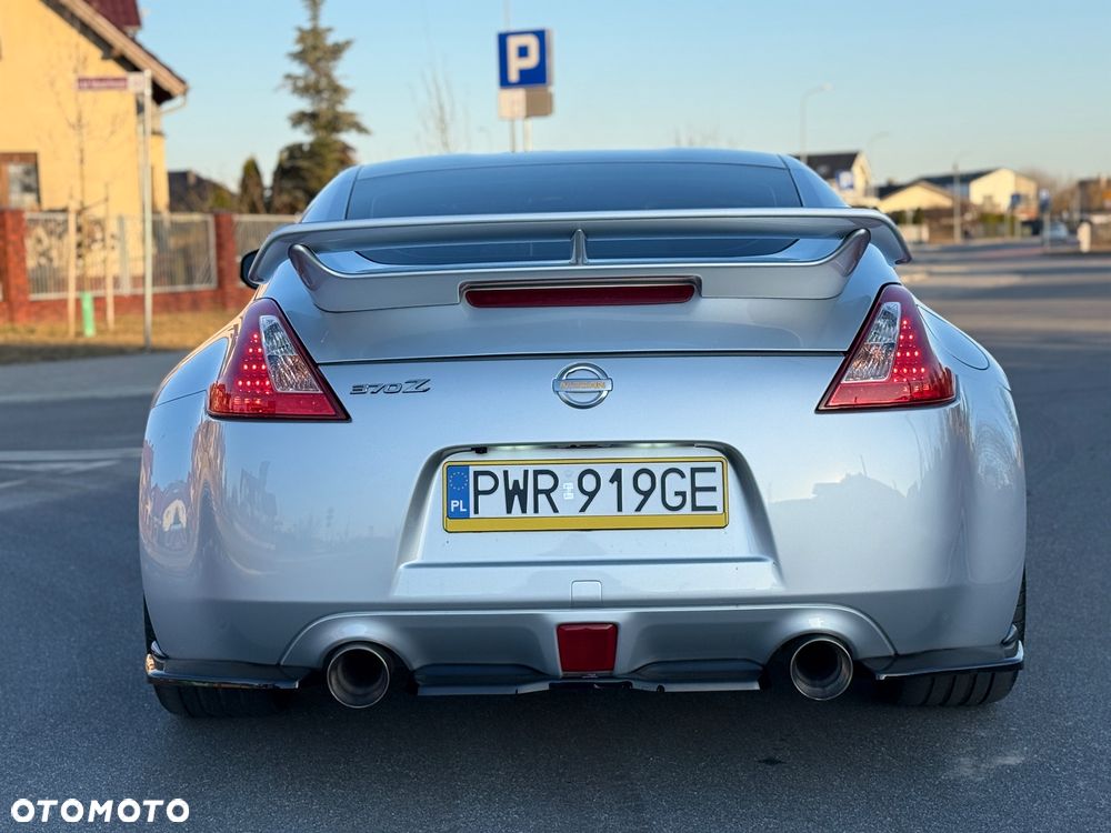 Nissan 370 Z - 9