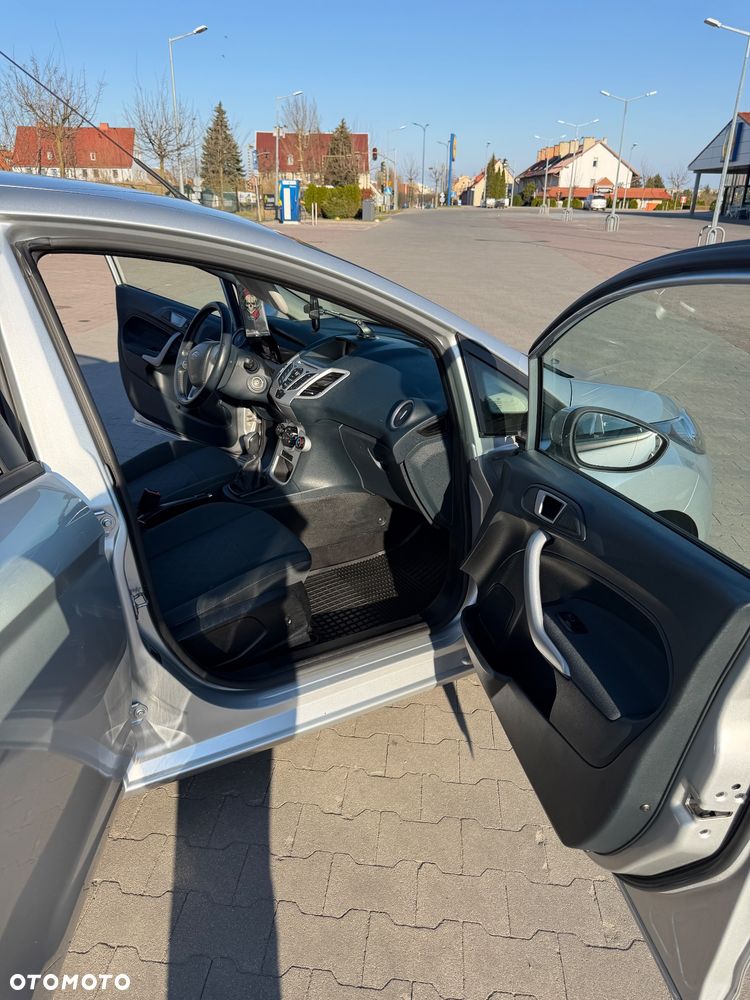 Ford Fiesta 1.25 Trend EU5 - 9