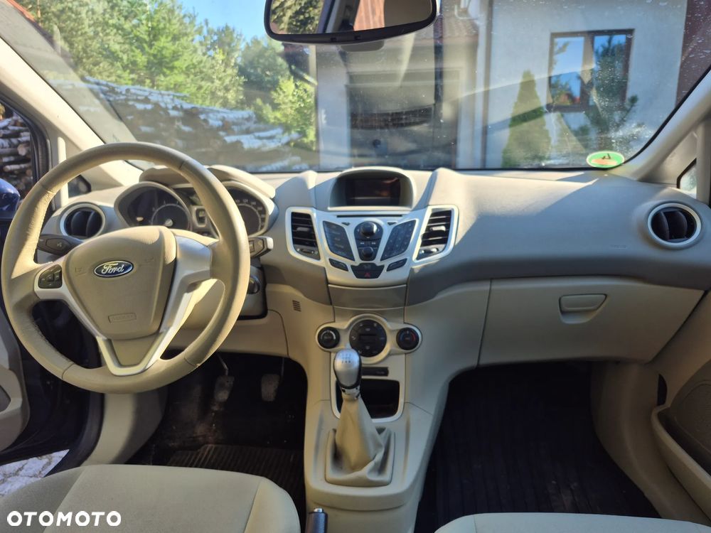 Ford Fiesta 1.6 Ghia - 8