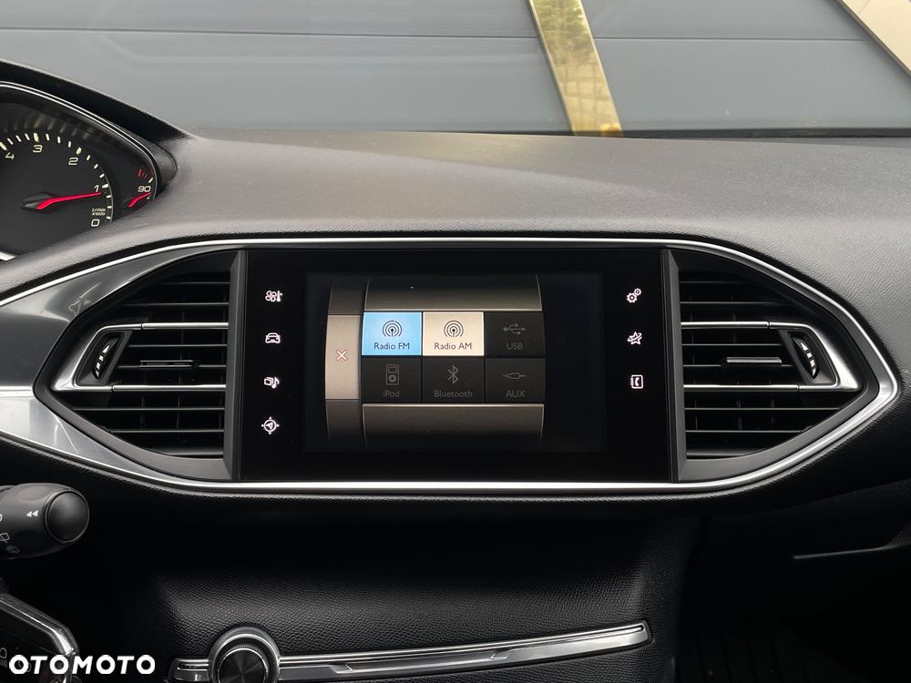 Peugeot 308 1.6 BlueHDi Allure S&S - 19